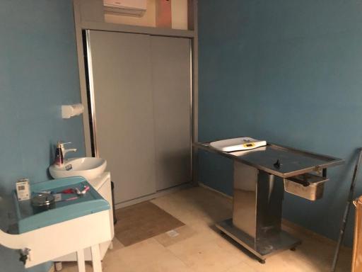 عکس کلینیک دامپزشکی آویل