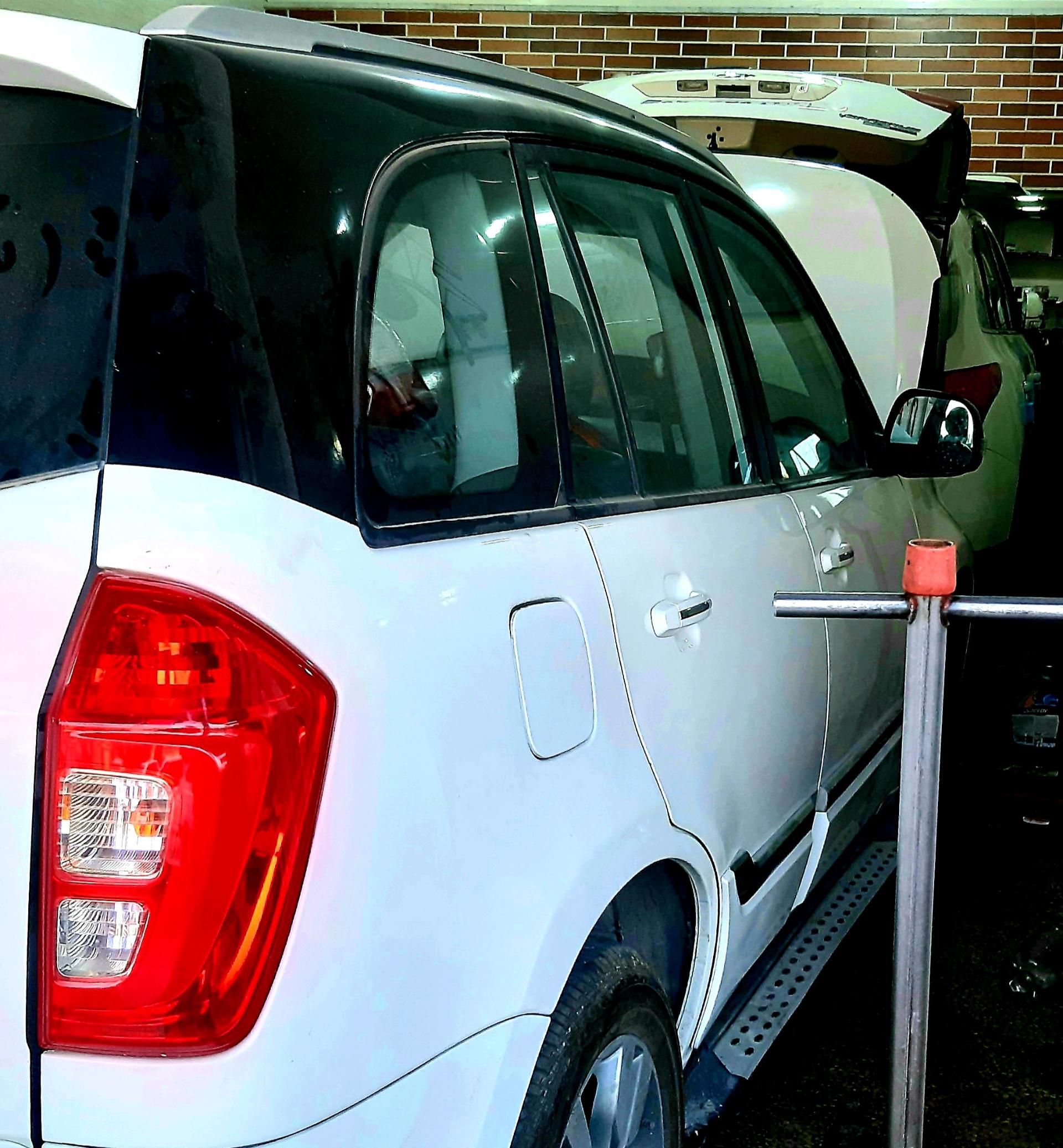 عکس تعمیر و تنظیم انواع خودروهای ایرانی و خارجی آرمین خسروانی