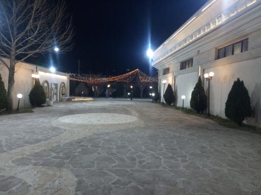 عکس باغ تالار قصر نیایش