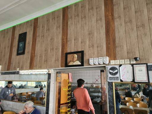 عکس چایخانه و سالن غذاخوری حاج حسن قزوینی