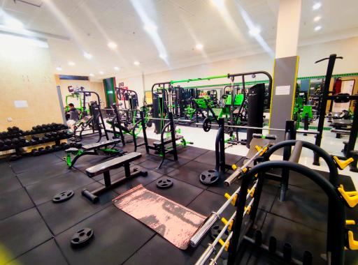 عکس باشگاه بدنسازی آسمان 