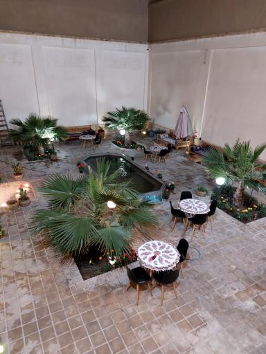 هتل سنتی و کافی شاپ خانه صبا