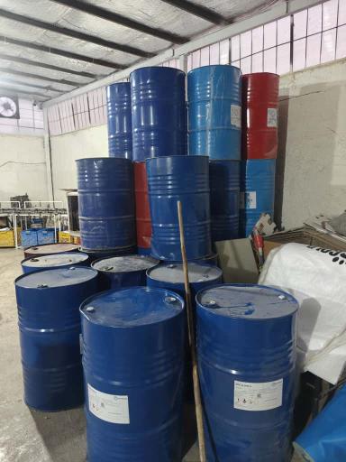 عکس تخته بنایی و بشکه اشکبار