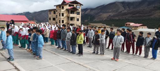 عکس مدرسه ابتدایی نماز