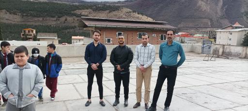 عکس مدرسه ابتدایی نماز