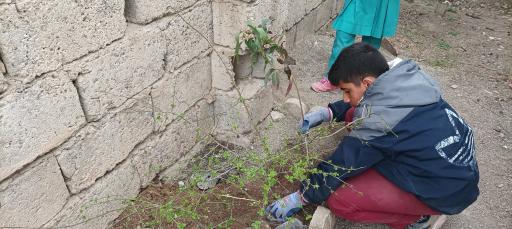 عکس مدرسه ابتدایی نماز