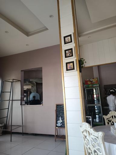 عکس رستوران قائم