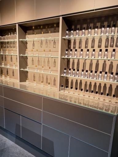 عطر نیاوران