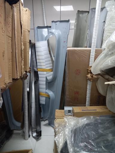 عکس لوازم یدکی و بدنه خودرو عوض زاده