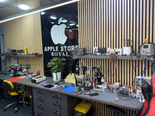 اپل استور رویال