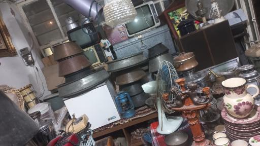 عکس سمساری و آنتیک فروشی قنبری