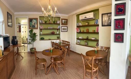 عکس کافه گالری ساروق