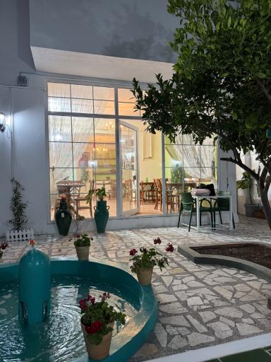 عکس کافه گالری ساروق