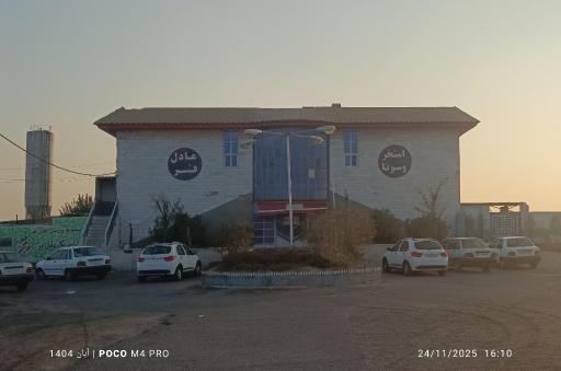 عکس استخر عادل فر