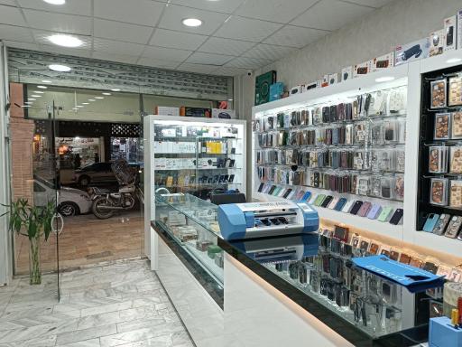 عکس فروشگاه موبایل زمانی
