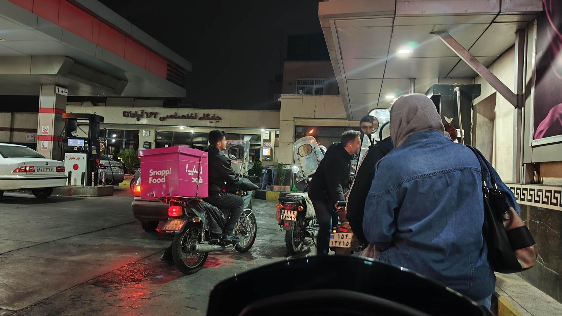 عکس پمپ بنزین ۱۶۳