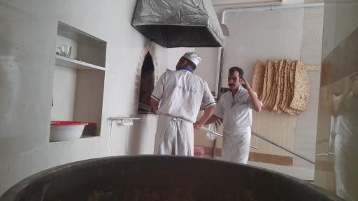 عکس نانوایی سنگک شاطرنظر