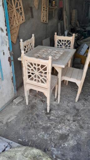 عکس نجاری تک اعتمادی 