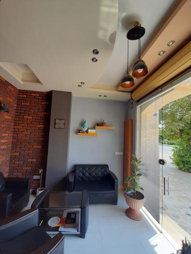 عکس دفتر مرکزی سامانه سواری‌های شخصی شوفر