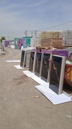 عکس انبار کاشی بزرگراه