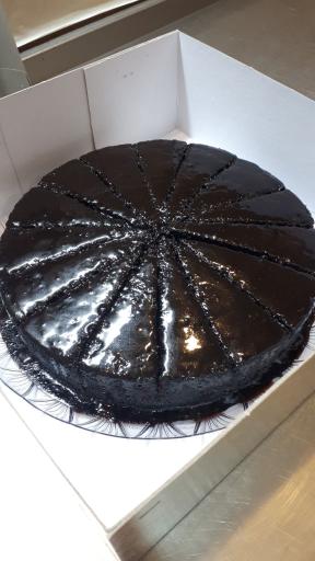 کیک و شیرینی شاتوت