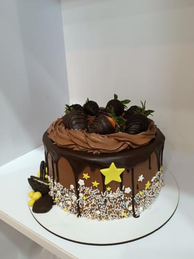 کیک و شیرینی شاتوت