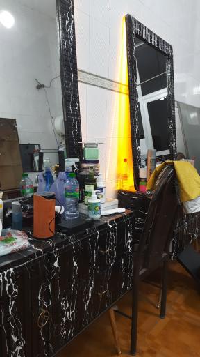 عکس آرایشگاه مردانه حسین