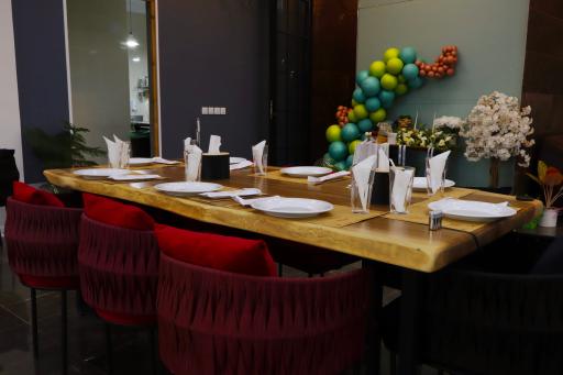 عکس رستوران شکم‌ پر