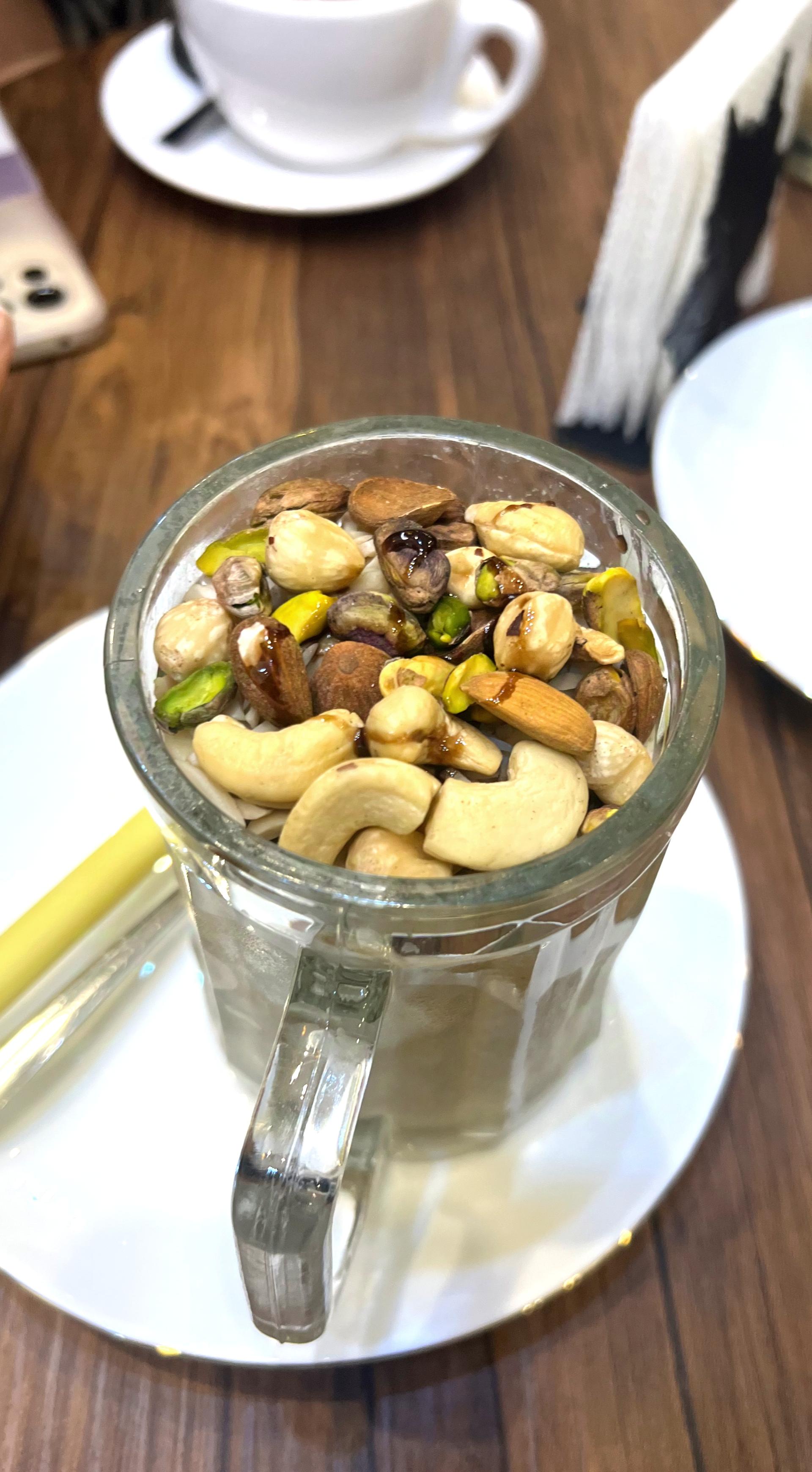 عکس پاتوق مهنوش