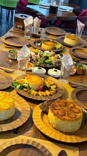 عکس رستوران شکم‌ پر