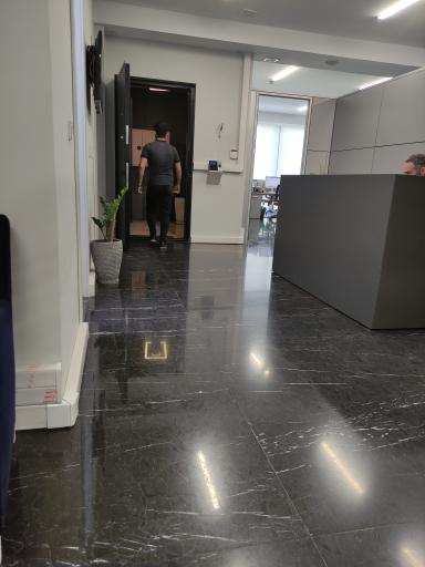 عکس شرکت خدمات اداری و صرافی خاورمیانه