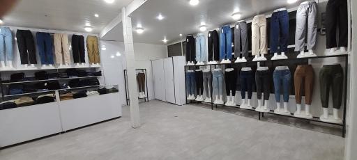 عکس فروشگاه شلوار زنانه لی وان