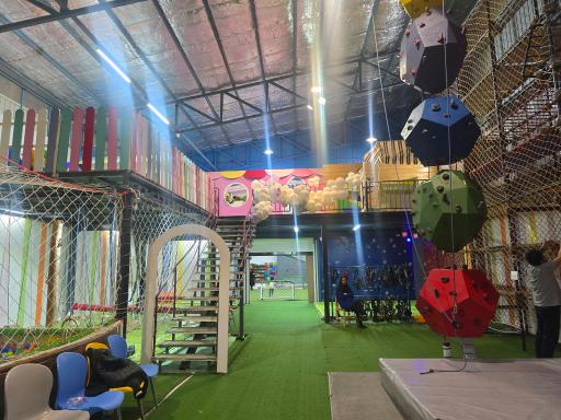 عکس مجموعه ورزشی تفریحی آریو