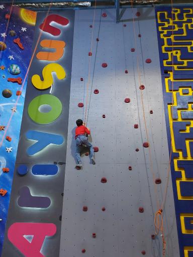 عکس مجموعه ورزشی تفریحی آریو