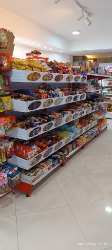 عکس سوپر مارکت محله