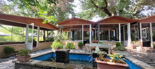 عکس باغ رستوران آویشن