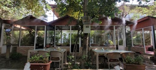 عکس باغ رستوران آویشن