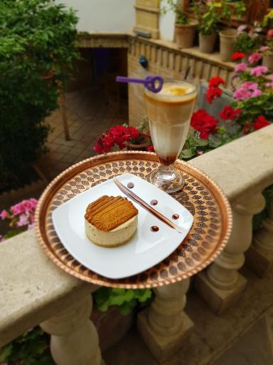 کافه شمعدونی