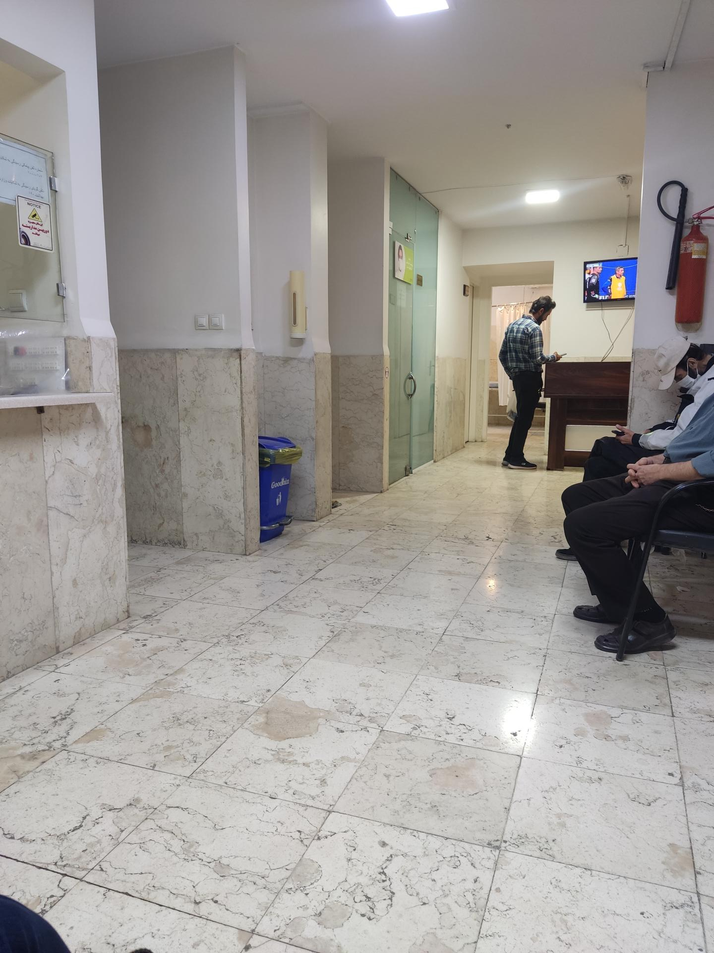 عکس درمانگاه دکتر افروز وداروخانه دکتر طیلابی
