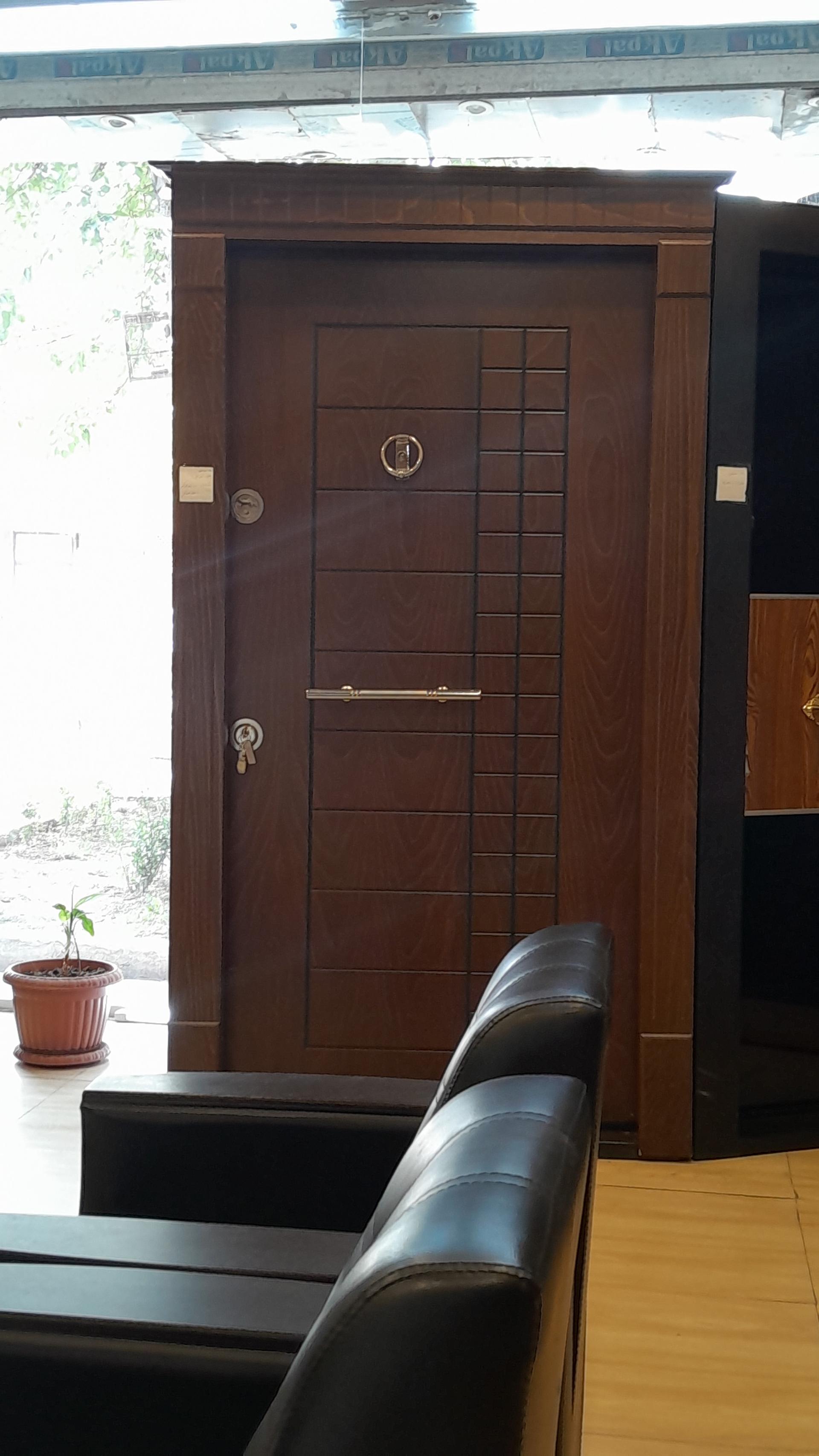 عکس فروشگاه درب همایون