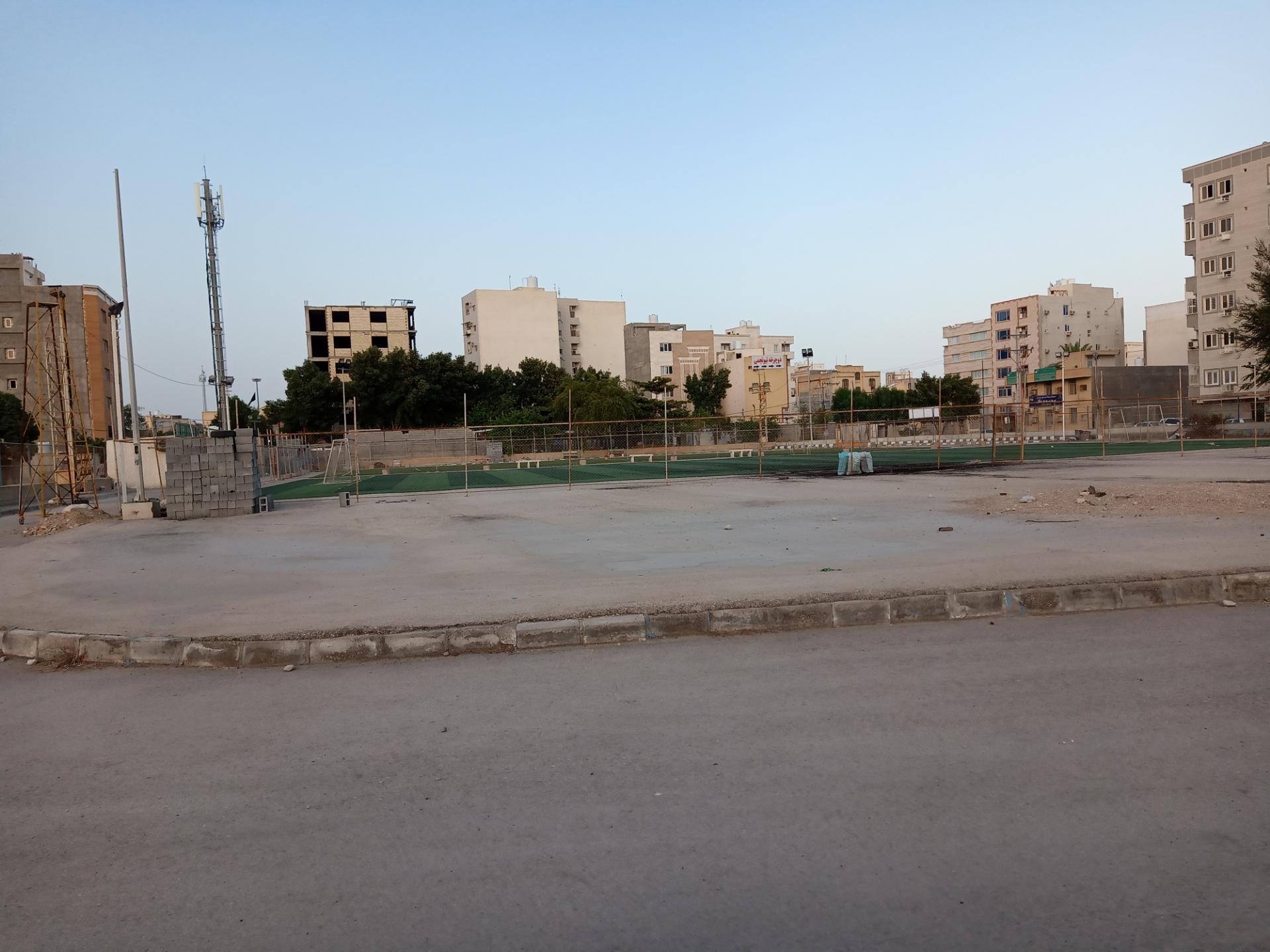 عکس زمین ورزشی خورشید