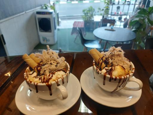 عکس کافی‌شاپ ریل