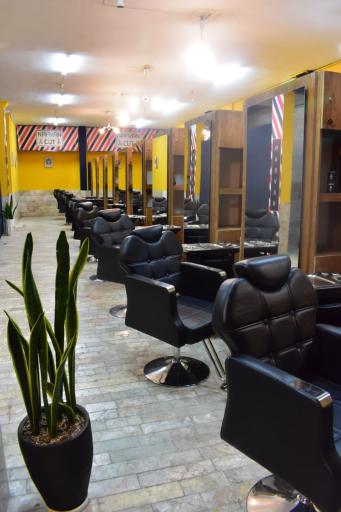 عکس سالن آرایشگاه مردانه نارون 