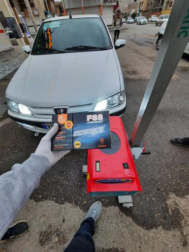 عکس روشنایی خودرو جلودار 