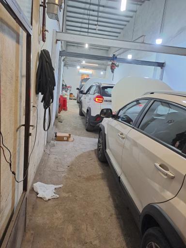 عکس تعمیرگاه دکتر ماشین