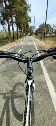 عکس پیست دوچرخه سواری چیتگر