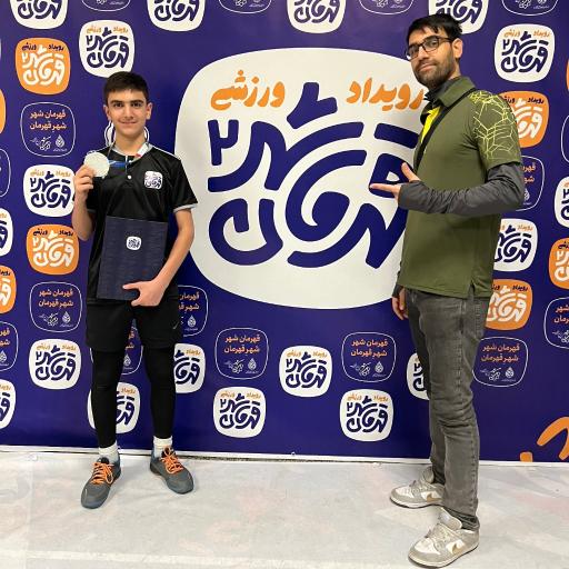 عکس آکادمی بدمینتون عزیزی