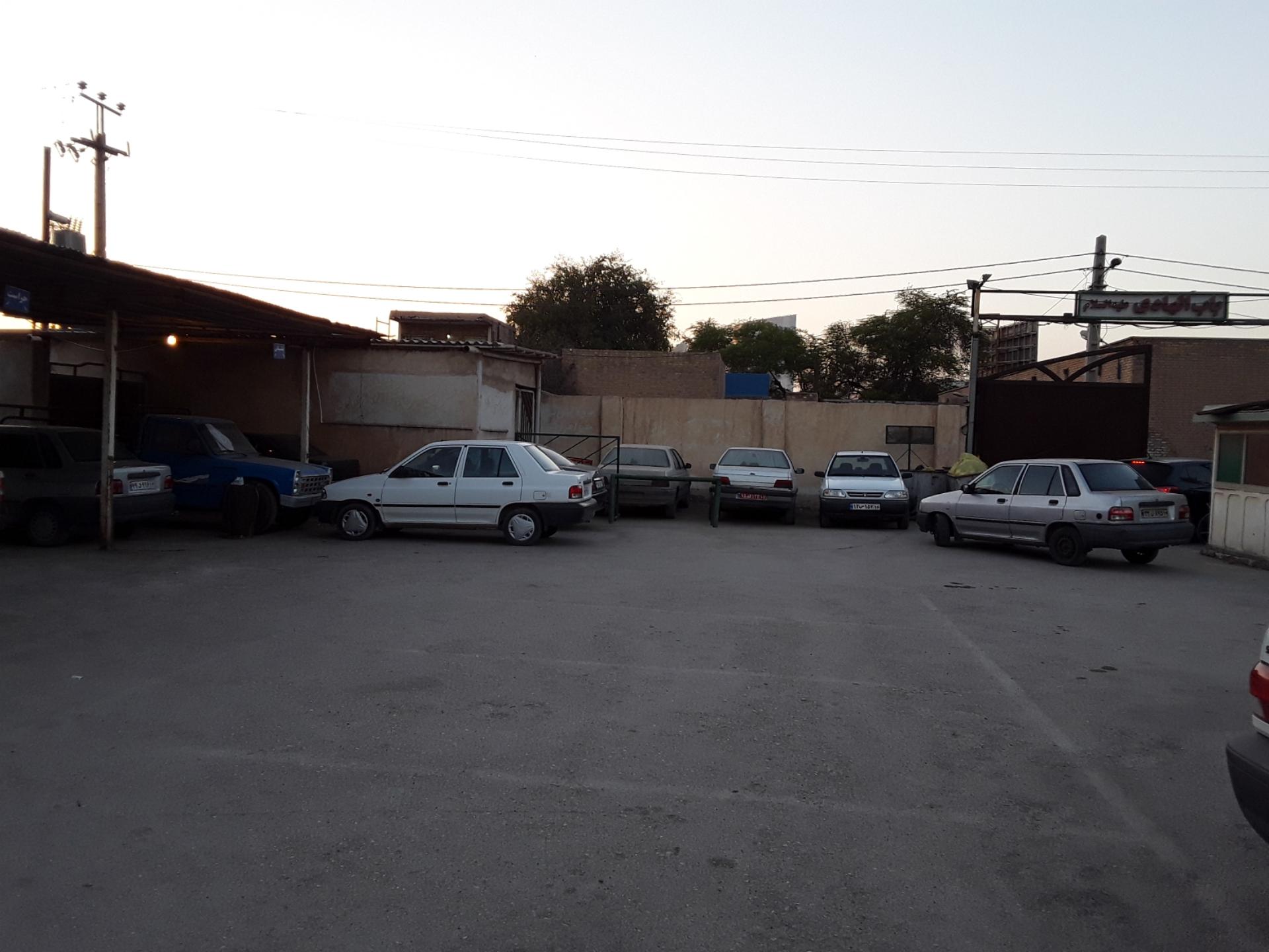 عکس پارکینگ حرم علی بن مهزیار اهوازی