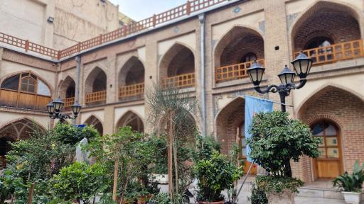 عکس مدرسه علمیه حکیم هاشم