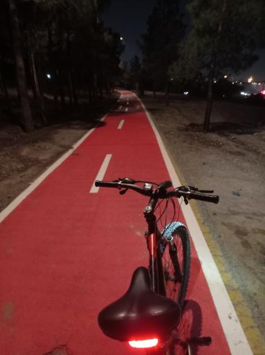 عکس پیست دوچرخه سواری چیتگر